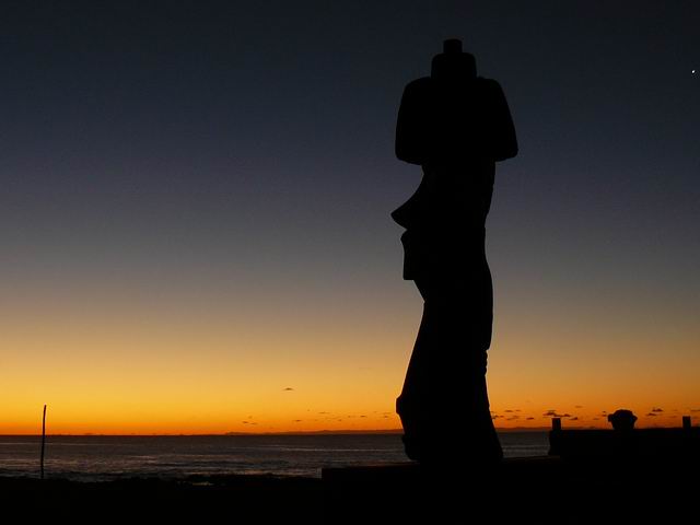 Rapa Nui al atardecer Rapa Nui al atardecer